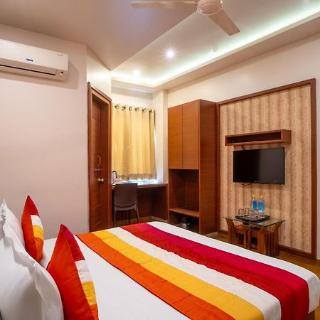 אודייפור Uddhav Vilas A Family Hotel מראה חיצוני תמונה