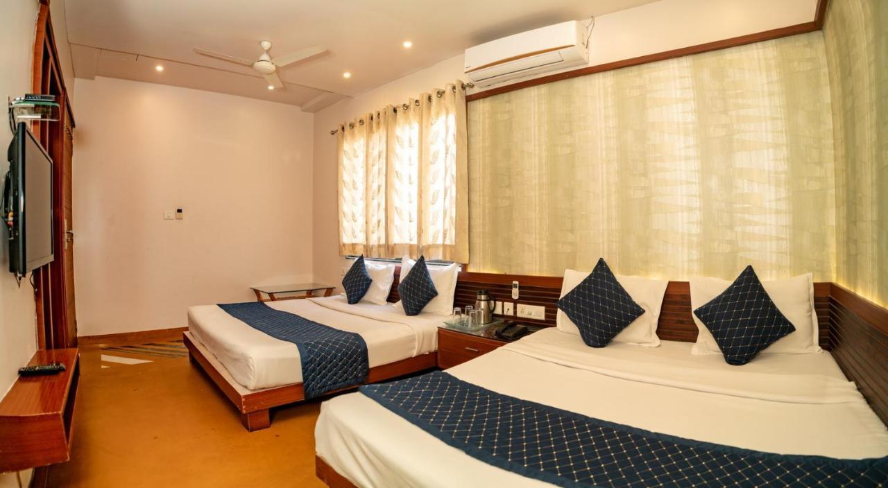 אודייפור Uddhav Vilas A Family Hotel מראה חיצוני תמונה