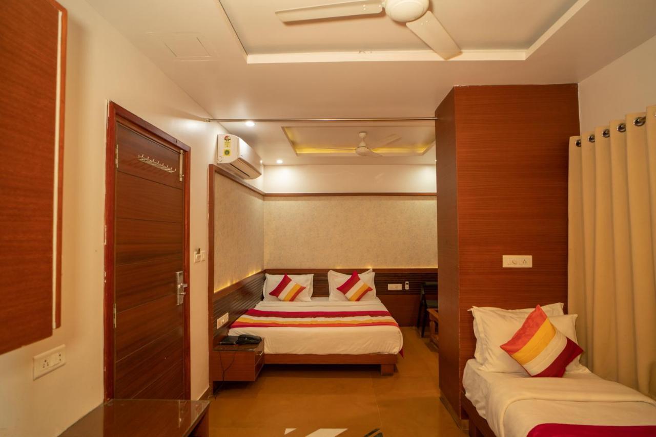 אודייפור Uddhav Vilas A Family Hotel מראה חיצוני תמונה