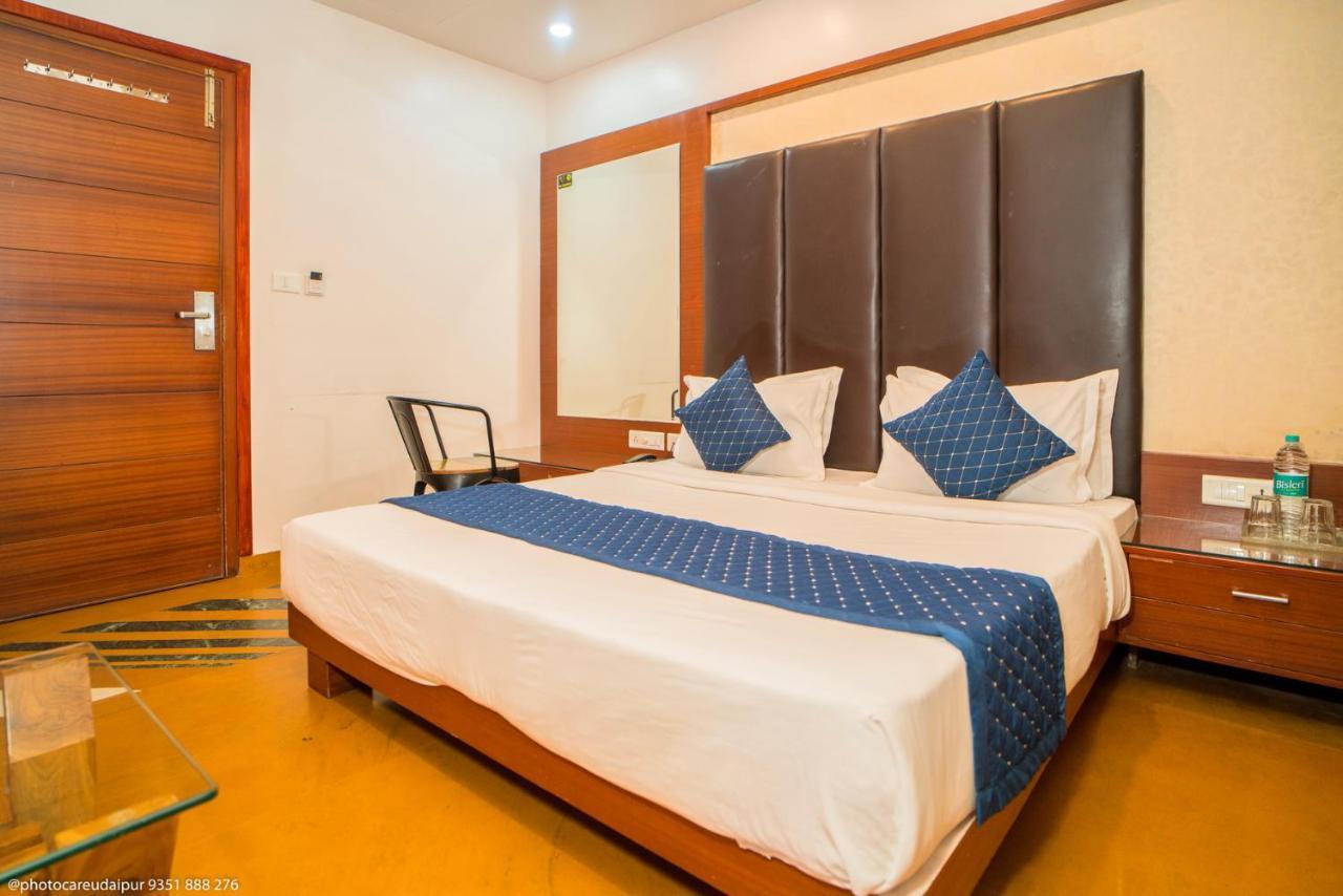 אודייפור Uddhav Vilas A Family Hotel מראה חיצוני תמונה