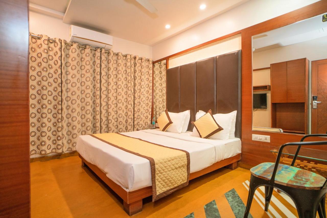 אודייפור Uddhav Vilas A Family Hotel מראה חיצוני תמונה