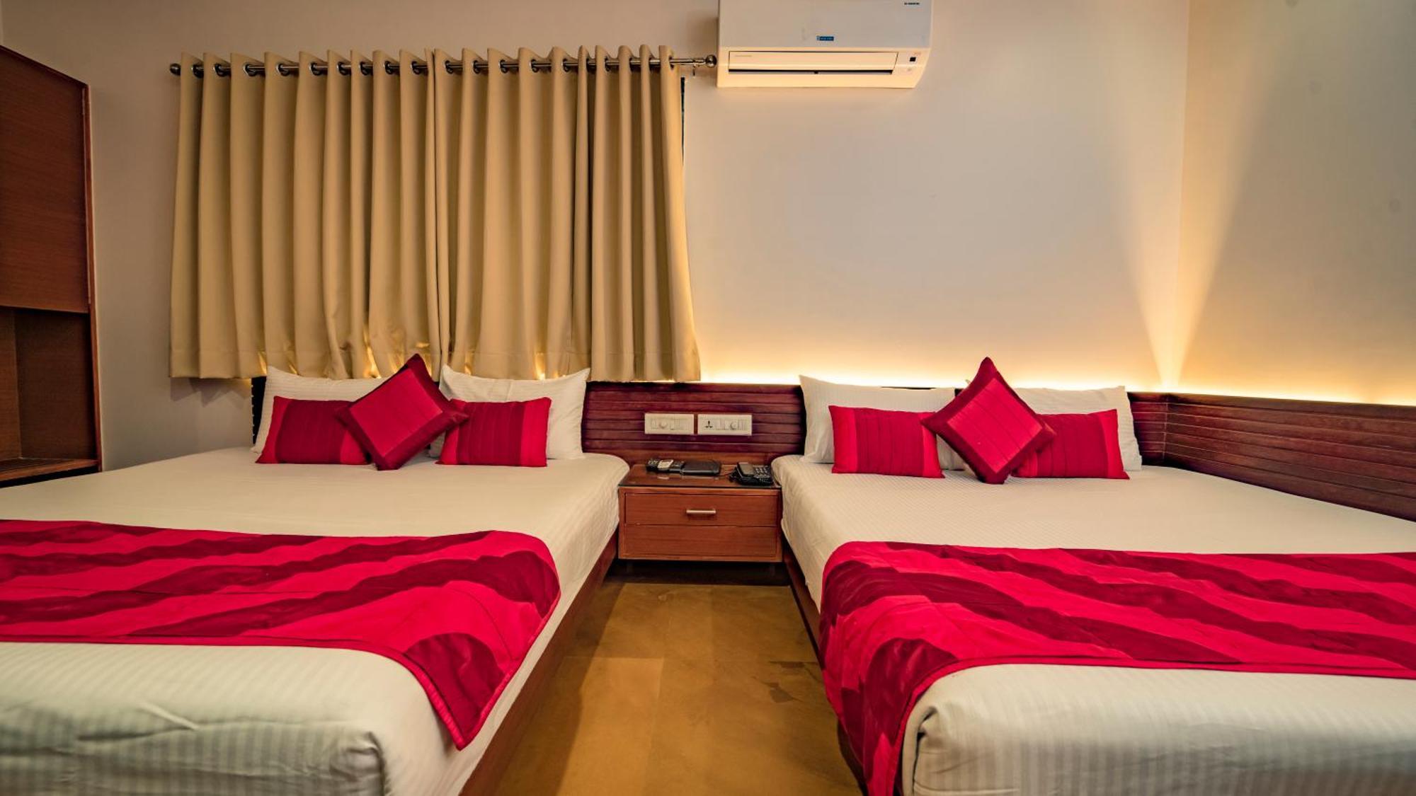 אודייפור Uddhav Vilas A Family Hotel מראה חיצוני תמונה