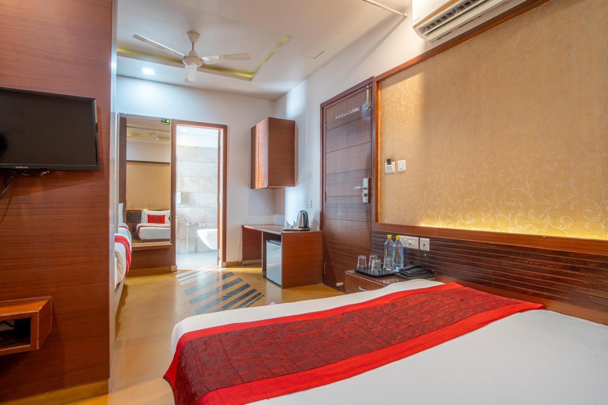 אודייפור Uddhav Vilas A Family Hotel מראה חיצוני תמונה
