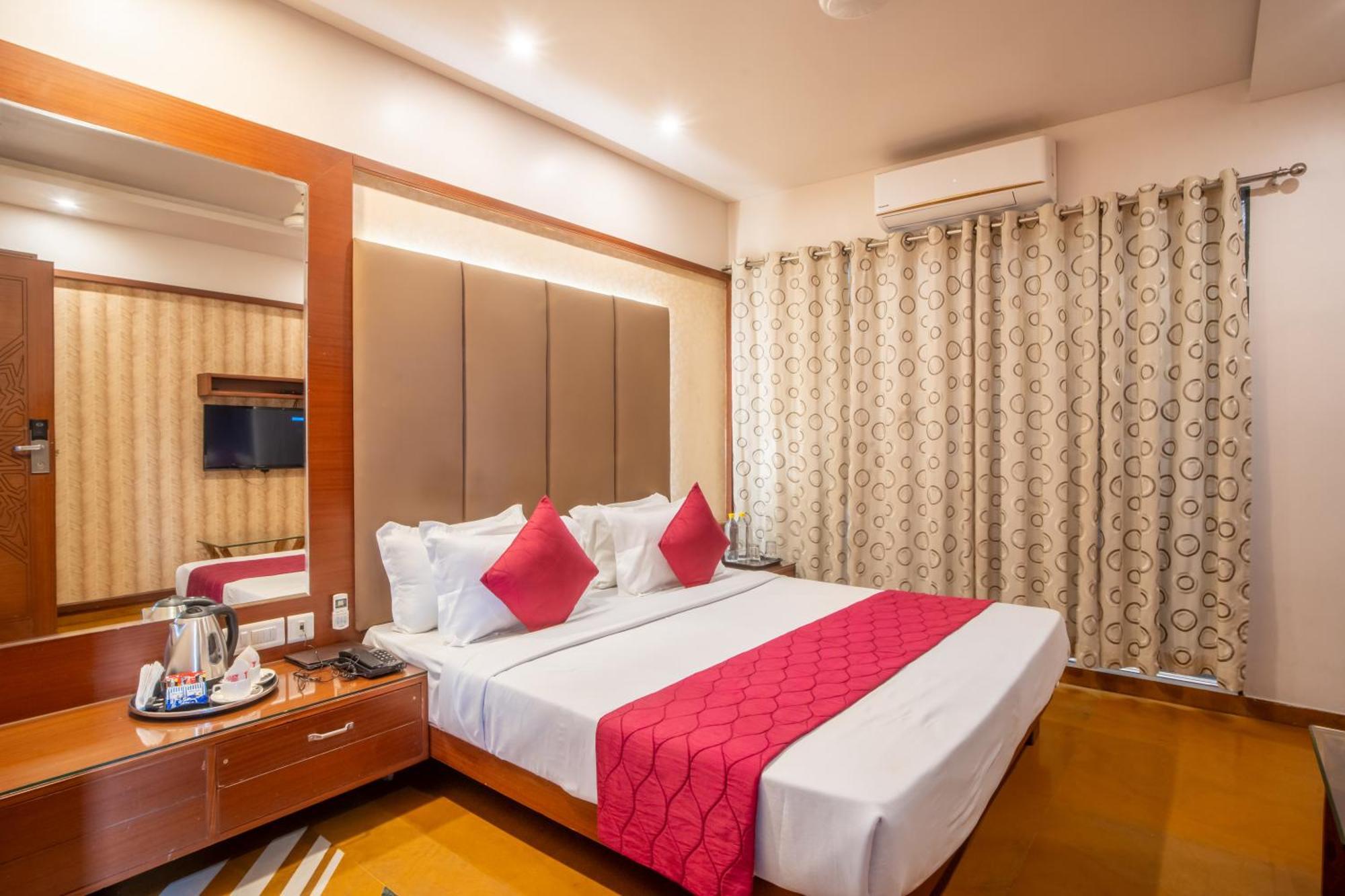 אודייפור Uddhav Vilas A Family Hotel מראה חיצוני תמונה