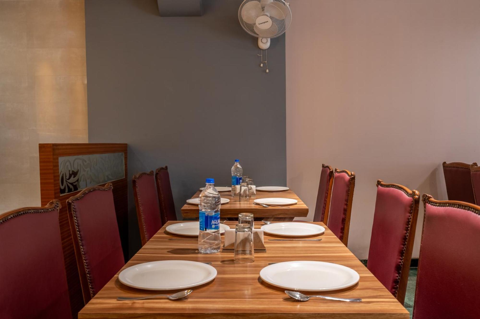 אודייפור Uddhav Vilas A Family Hotel מראה חיצוני תמונה
